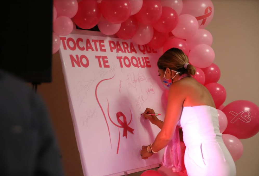 Ciudad Mujer lanza la campaña «Tócate, para que no te toque» en el mes del Cáncer de mama
