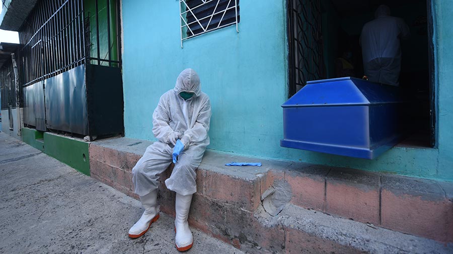 Equipo de respuesta rápida forense registran 128 levantamientos domiciliarios  por Covid-19 en la capital