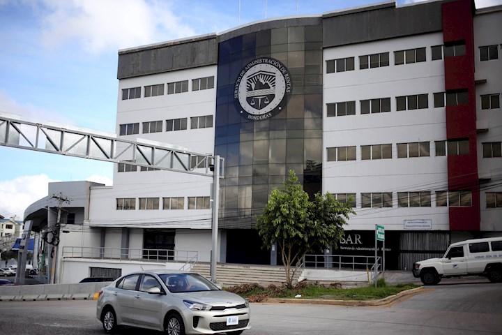 Economista Claudio Salgado: «Recaudación tributaria tendrá una mejora en el último trimestre del año» Economista Claudio Salgado: «Recaudación tributaria tendrá una mejora en el último trimestre del año»