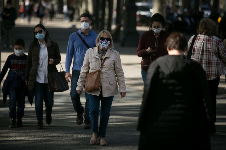 EE.UU. registra un nuevo récord de infecciones diarias por coronavirus con más de 94.000 casos