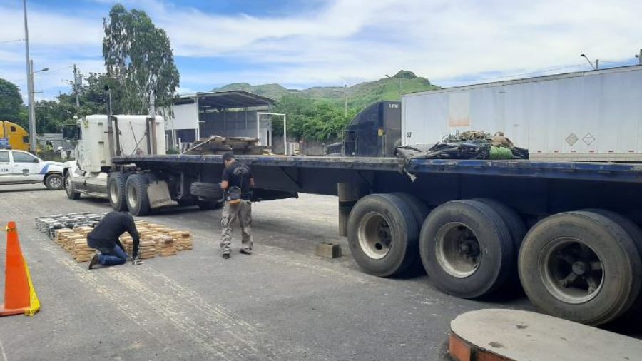 Al borde de 1, 200 kilos de droga fueron decomisados en la frontera El Amatillo Al borde de 1, 200 kilos de droga fueron decomisados en la frontera El Amatillo