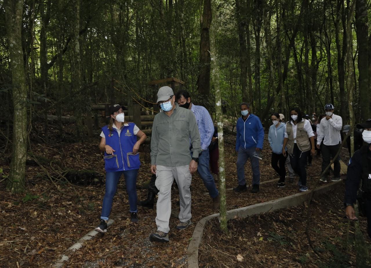 JOH realizó un recorrido por senderos de La Tigra para promocionar el «Feriado Morazánico»