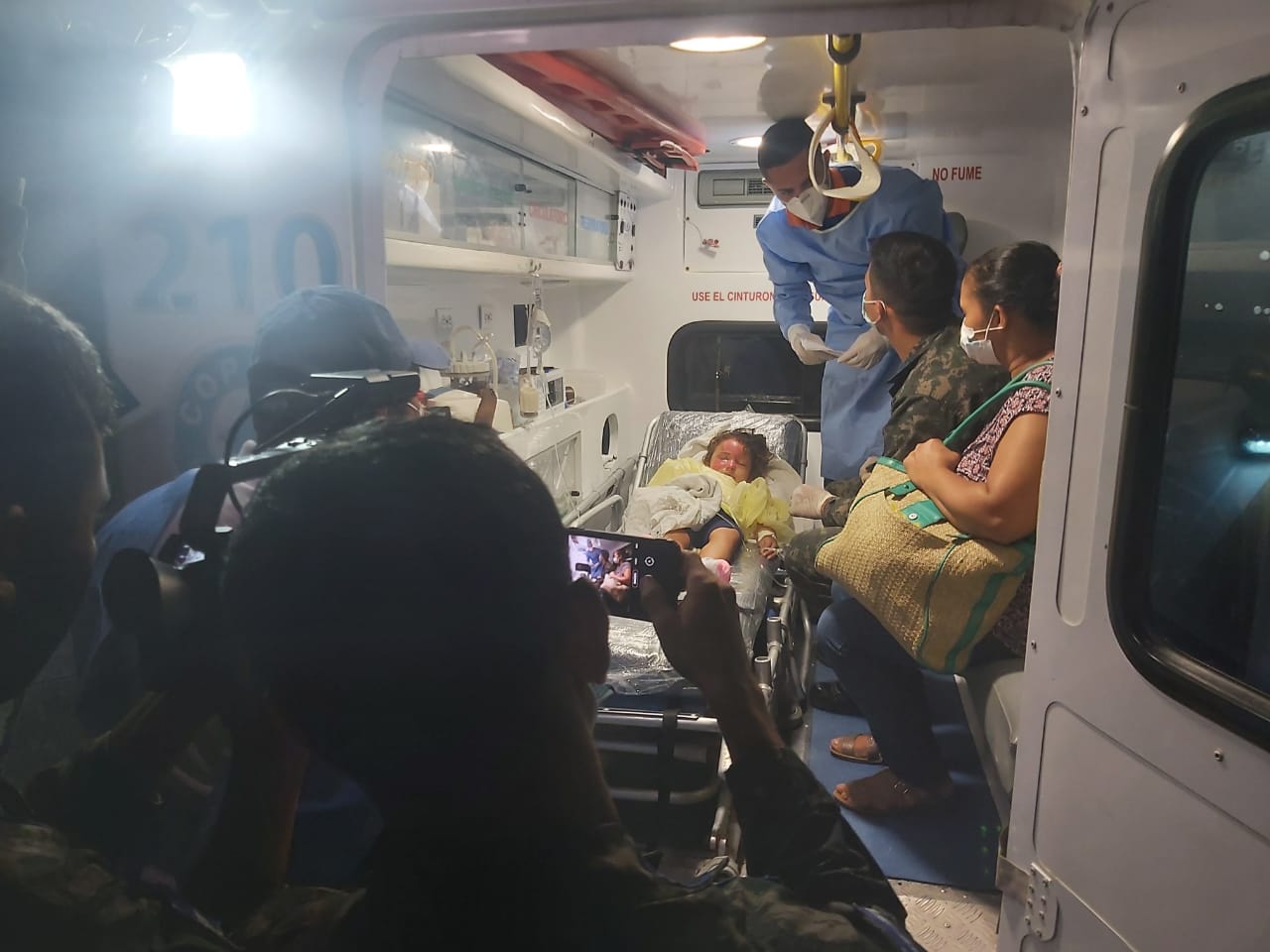 Trasladan vía aérea desde Roatán hacia la capital a niña con quemaduras en su cuerpo Trasladan vía aérea desde Roatán hacia la capital a niña con quemaduras en su cuerpo