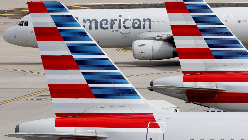 American y United recortará 32.000 empleos por la pandemia American y United recortará 32.000 empleos por la pandemia