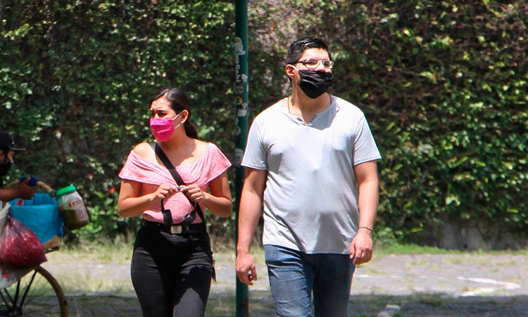 Jóvenes tendrían que esperar a 2022 para vacunarse contra el covid-19, según La OMS