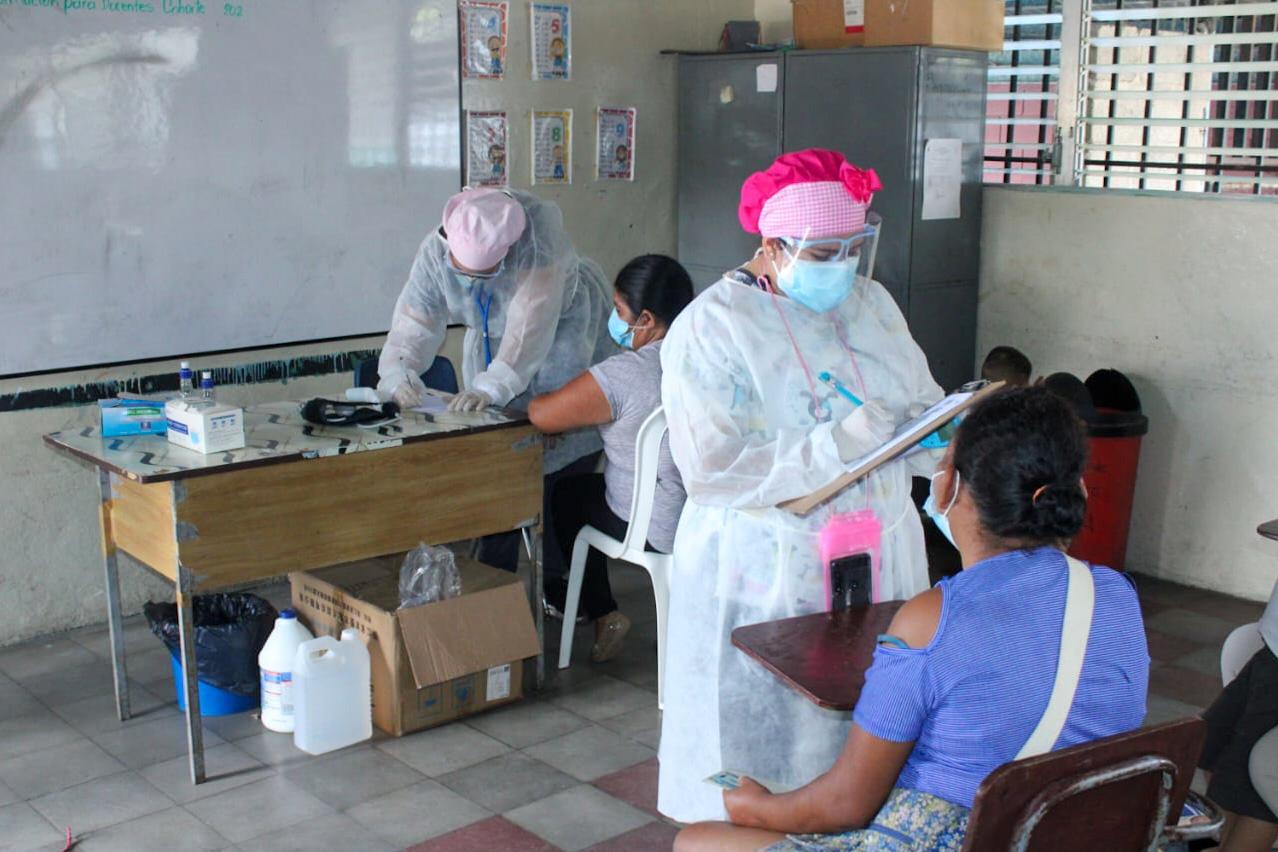 !Con clínica móvil¡ David Chávez busca beneficiar a pobladores de Los Pinos !Con clínica móvil¡ David Chávez busca beneficiar a pobladores de Los Pinos