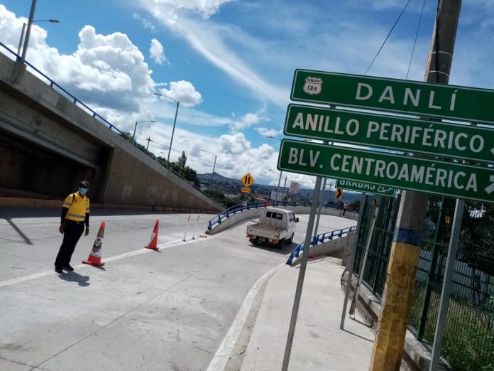 Inauguran nuevo paso a desnivel entre los bulevares Fuerzas Armadas y Kuwait