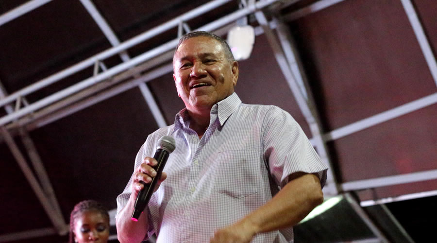 “Pilo” Tejeda dijo que seguirá con Luis Zelaya en la “Bancada de la Lealtad” “Pilo” Tejeda dijo que seguirá con Luis Zelaya en la “Bancada de la Lealtad”