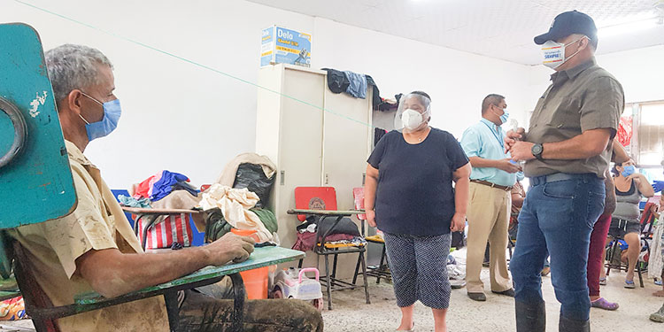 Operación No Están Solos entrega asistencia humanitaria a 500 personas en escuela de colonia Calpules de La Lima