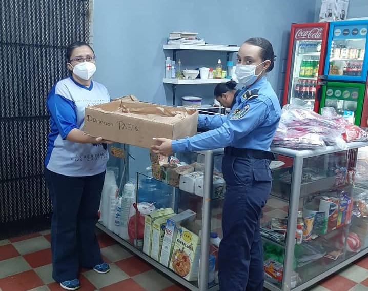 ¡Admirable! Reclusas de PNFAS donan mascarillas y alimentos para afectados de la zona norte ¡Admirable! Reclusas de PNFAS donan mascarillas y alimentos para afectados de la zona norte