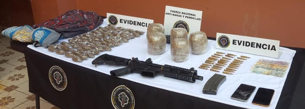 Con fusil AR-15, drogas y dinero capturan a tres sujetos en la Zona Norte Con fusil AR-15, drogas y dinero capturan a tres sujetos en la Zona Norte