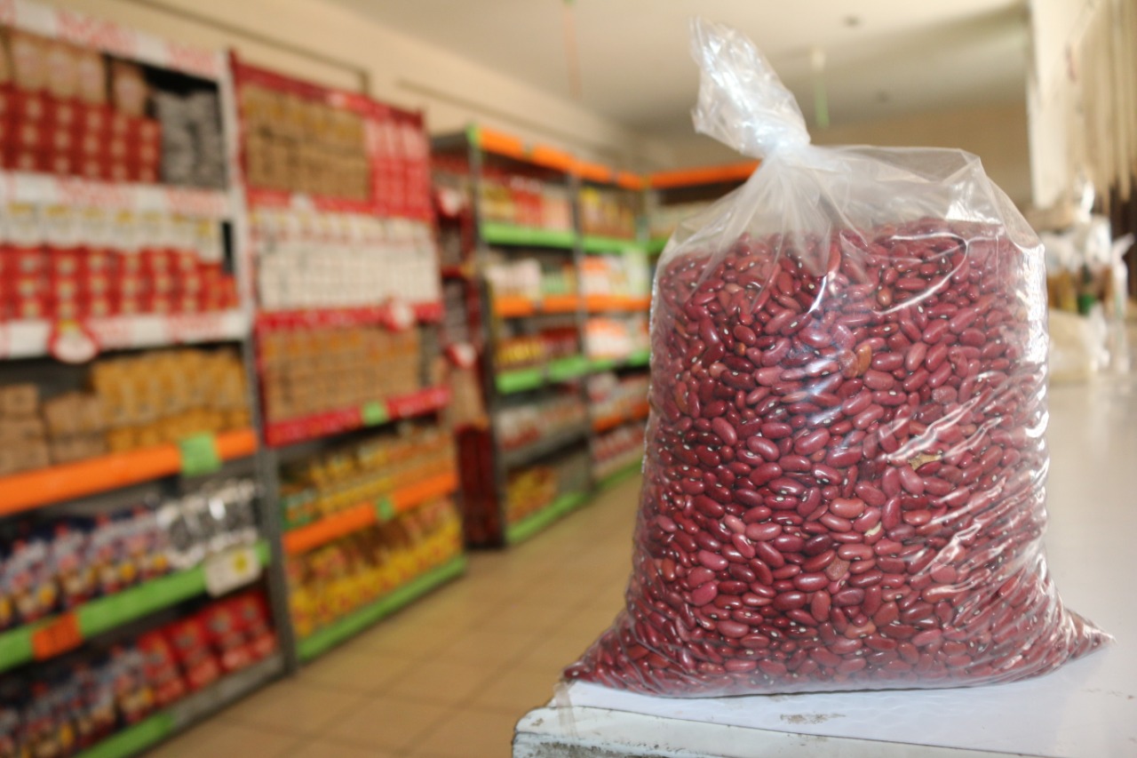 Mantienen el precio del frijol a L.12 la libra en puntos de venta de suplidoras nacionales
