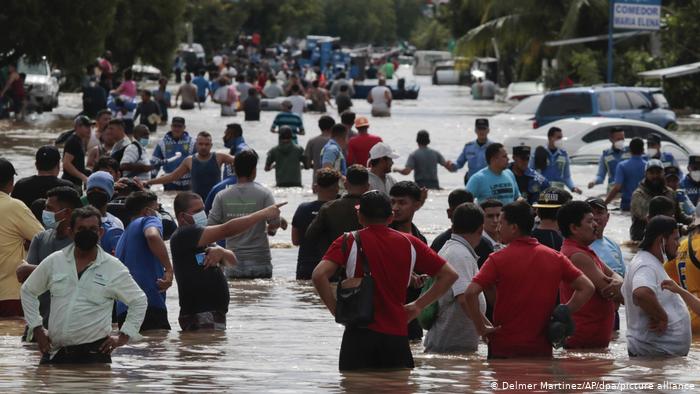 “No vamos a descansar hasta rescatar y ayudar al último damnificado”: Afirma Juan Orlando Hernández “No vamos a descansar hasta rescatar y ayudar al último damnificado”: Afirma Juan Orlando Hernández