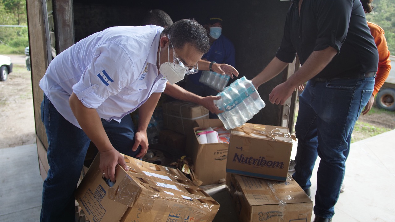 Mi Ambiente brinda ayuda humanitaria a familias en Copán afectadas por Eta Mi Ambiente brinda ayuda humanitaria a familias en Copán afectadas por Eta