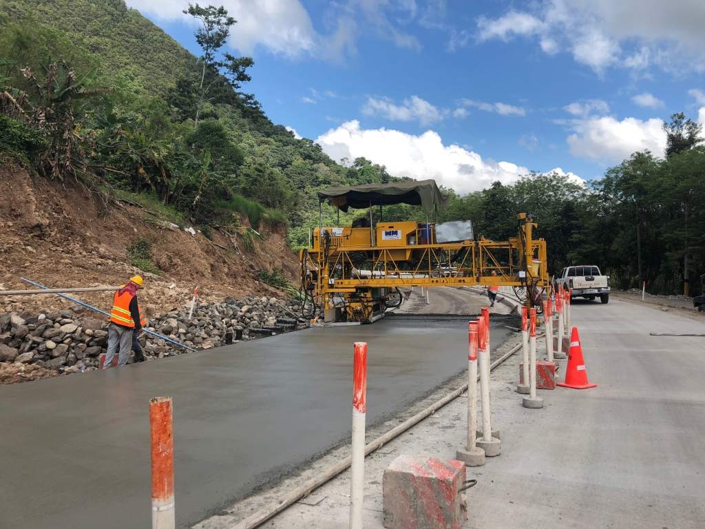 Gustavo Boquín:  «200  de los L800 millones  se han invertido en  la  reconstrucción de  carreteras dañadas»