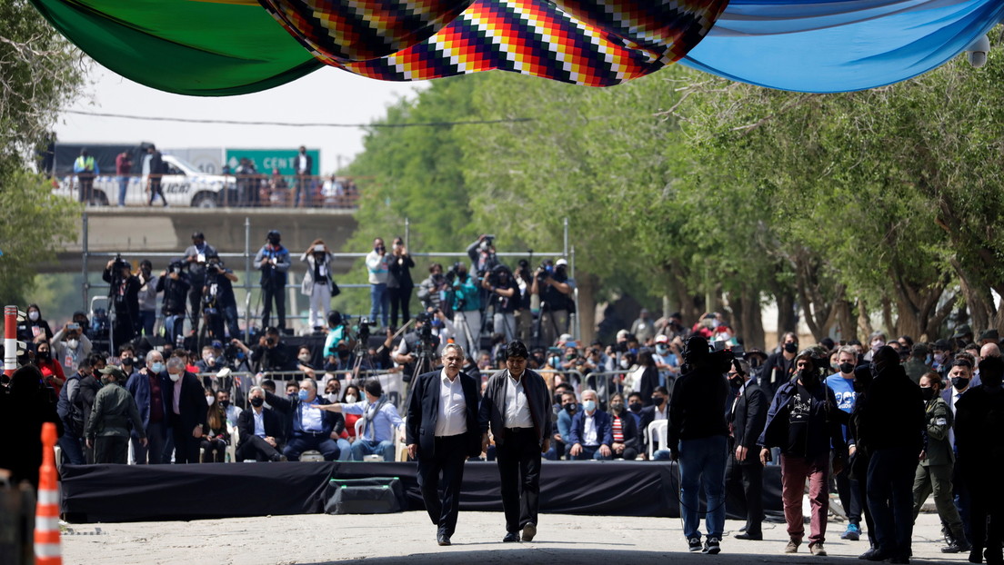 «Volver a mi patria que tanto quiero me llena de alegría»: Evo Morales regresa a Bolivia después de un año en el exilio