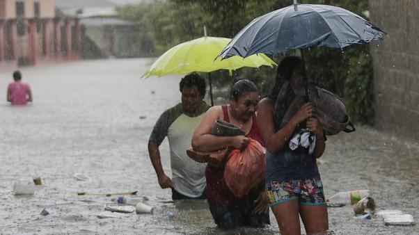 Se esperan 48 horas más de lluvia por La Depresión Tropical ETA