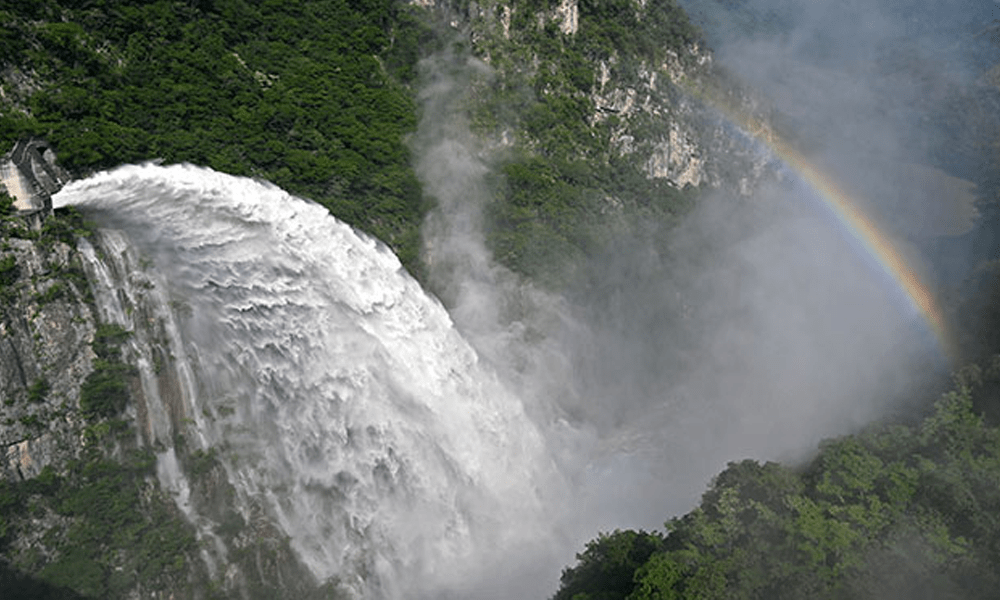 Descartan hacer descargas en la Represa El Cajón