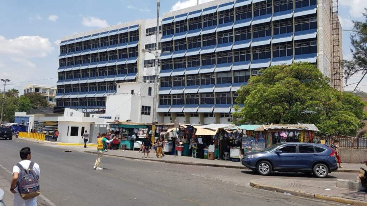 Hospital Escuela reporta la muerte de tres pacientes con sospecha de COVID-19