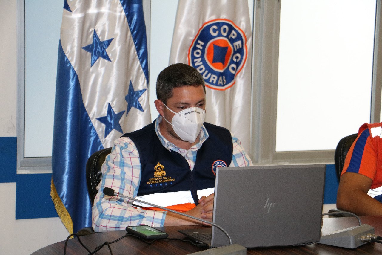 Max González: «Iota se convirtió en tormenta pero hay que evacuar zonas de riesgo porque dejará lluvias catastróficas» Max González: «Iota se convirtió en tormenta pero hay que evacuar zonas de riesgo porque dejará lluvias catastróficas»