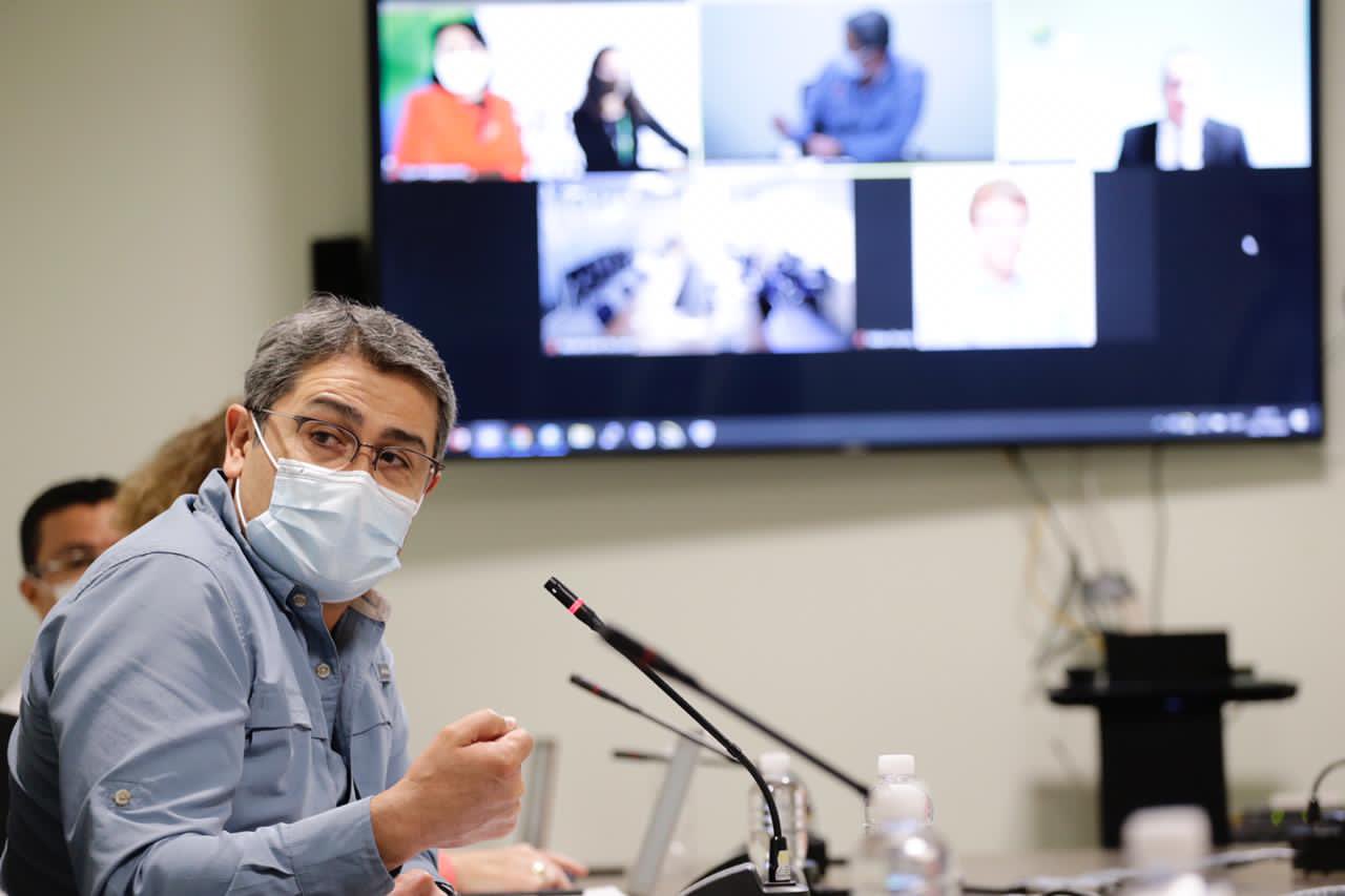 Presidente Hernández: «Los pobladores que perdieron sus casas en Santa Bárbara no están solos, vamos a construir viviendas”