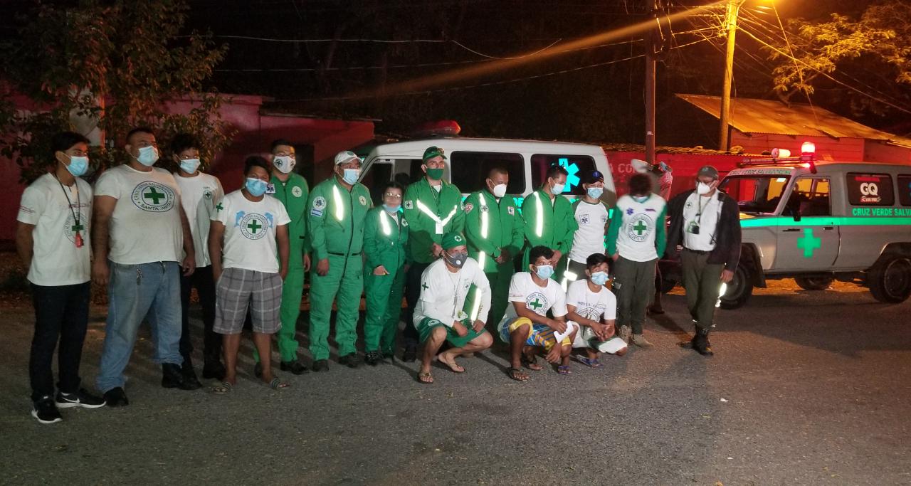 Ingresan al país 22 miembros de Cruz Verde de El Salvador para apoyar labores de rescate de personas