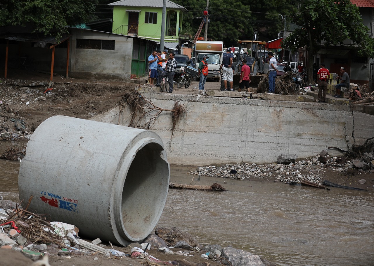 Presidente Hernández cumple promesa de habilitar paso a pobladores de El Calán