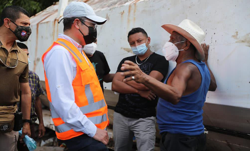 Presidente Hernández: «No están solos los afectados por las lluvias en El Calán» Presidente Hernández: «No están solos los afectados por las lluvias en El Calán»