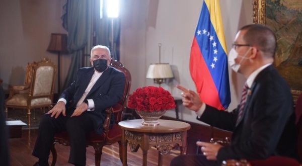 Irán defiende el derecho de Venezuela para adquirir armamento