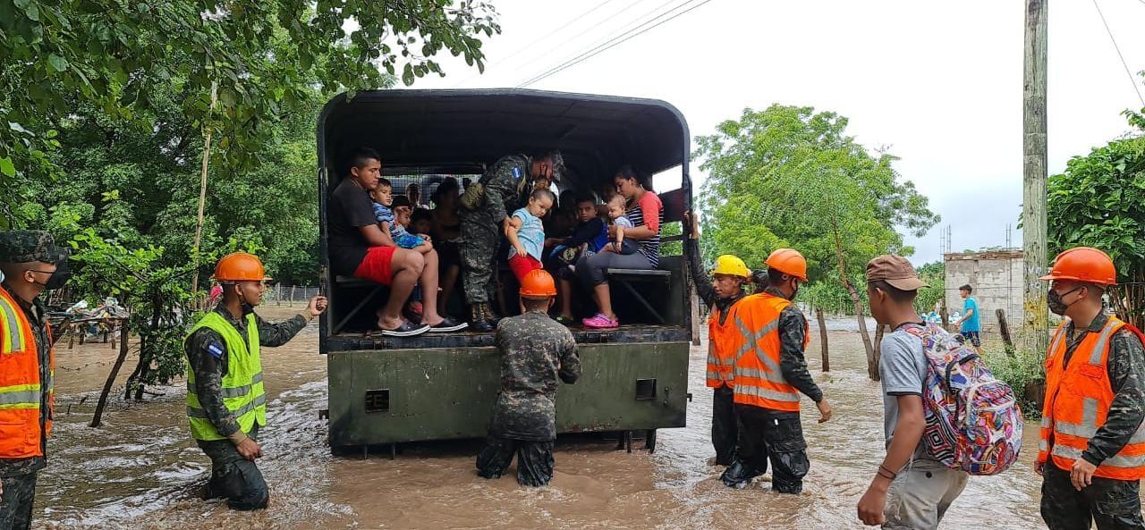 Comandante General de las FFAA “yo pensé que lo había visto todo durante el Mitch pero Eta lo sobrepaso” Comandante General de las FFAA “yo pensé que lo había visto todo durante el Mitch pero Eta lo sobrepaso”