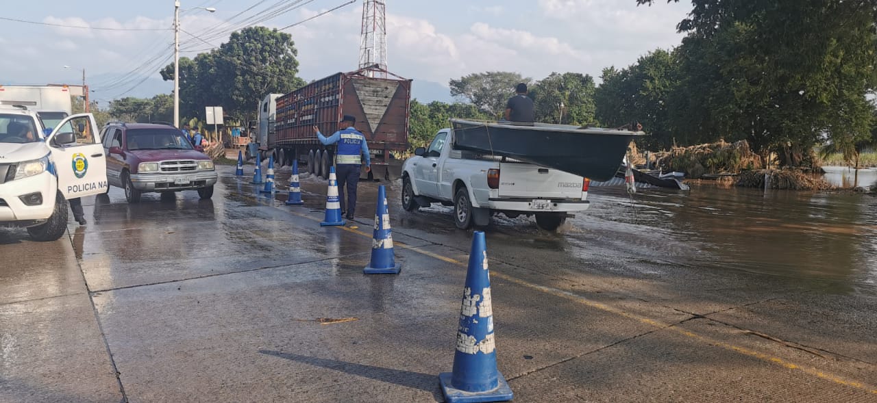 Emergencia nacional: Ejes carreteros son habilitados en el departamento de Yoro