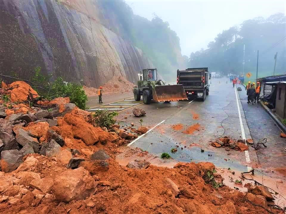 Unos 400 millones de lempiras serán destinados para reparación de carreteras en zonas cafetaleras anuncia SDE