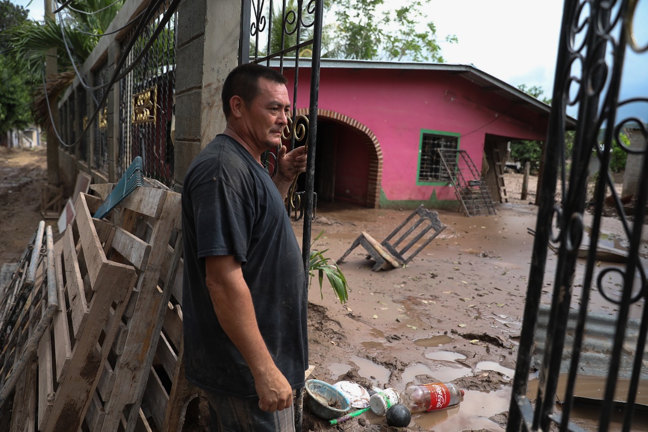 Damnificados pierden sus casas pero mantienen la fe y agradecen que el Gobierno no los ha dejado solos