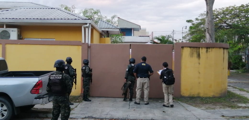 «Operación Perseo III»: MP asegura 362 bienes muebles e inmuebles, productos financieros y vehículos a socio del clan Barralaga