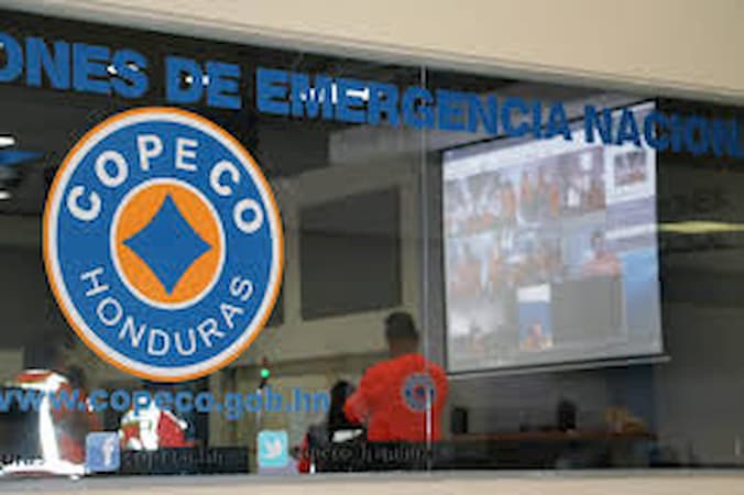 Despiden a dos empleados de Copeco capturados por la ATIC, acusados de venta de insumos de bioseguridad adquiridos por el Gobierno Despiden a dos empleados de Copeco capturados por la ATIC, acusados de venta de insumos de bioseguridad adquiridos por el Gobierno