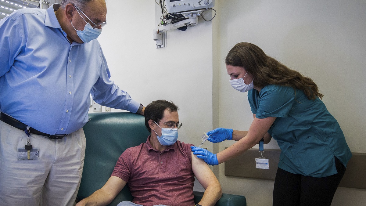 «Vamos a morir muchas personas porque inmunizar a la población tardara mucho tiempo»: Tito Alvarado