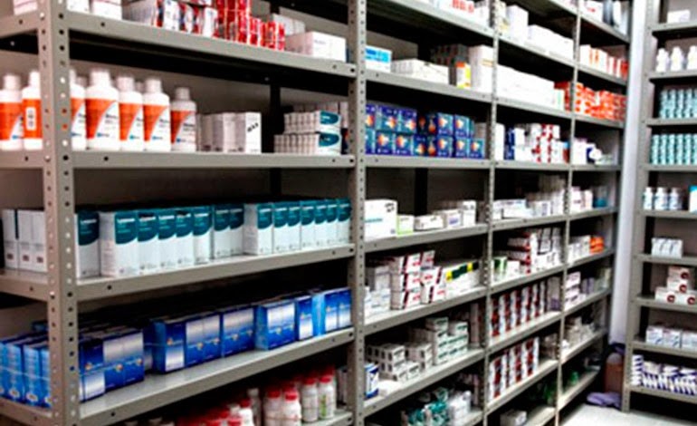 Ministra de Salud:   «32 hospitales y 1,600 establecimientos sanitarios están abastecidos de medicinas» 