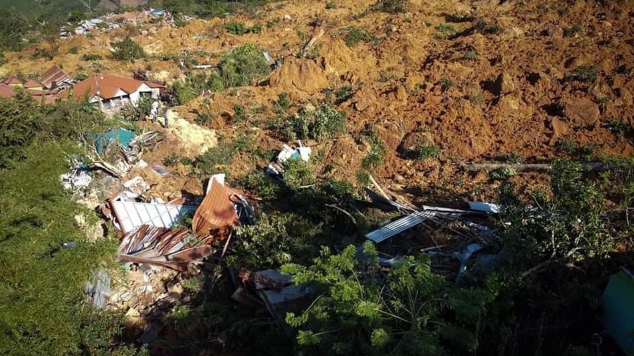 La Reina, Santa Bárbara es declarada inhabitable por peligro de deslizamientos La Reina, Santa Bárbara es declarada inhabitable por peligro de deslizamientos