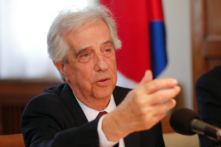Ex presidente de Uruguay, Tabaré Vázquez, sufrió una recaída por un cáncer pulmonar y se encuentra delicado Ex presidente de Uruguay, Tabaré Vázquez, sufrió una recaída por un cáncer pulmonar y se encuentra delicado