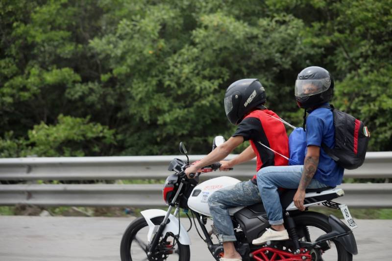 CN anuncia que se reconsiderará acta que eliminó prohibición de dos hombres en moto CN anuncia que se reconsiderará acta que eliminó prohibición de dos hombres en moto