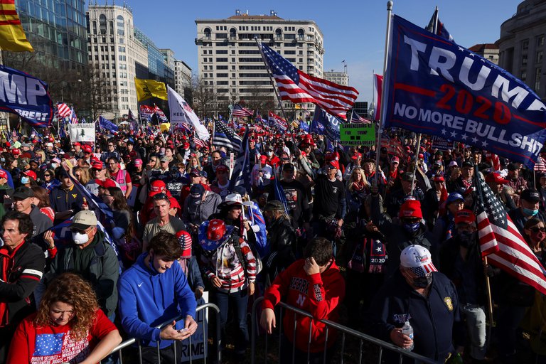 Miles de seguidores de Trump se manifestaron en Washington contra el resultado de las elecciones presidenciales Miles de seguidores de Trump se manifestaron en Washington contra el resultado de las elecciones presidenciales