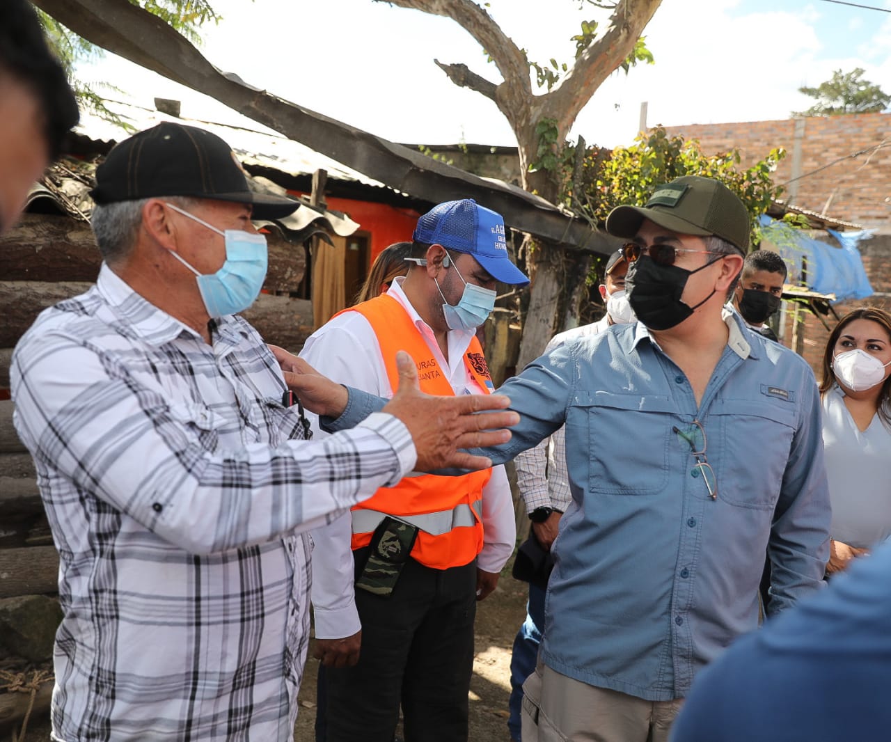 Presidente Hernández lanza fuerza de tarea Honduras se Levanta para reactivar economía Presidente Hernández lanza fuerza de tarea Honduras se Levanta para reactivar economía