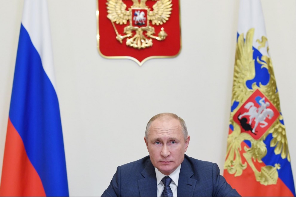 Putin pide que las vacunaciones masivas empiecen la próxima semana en Rusia