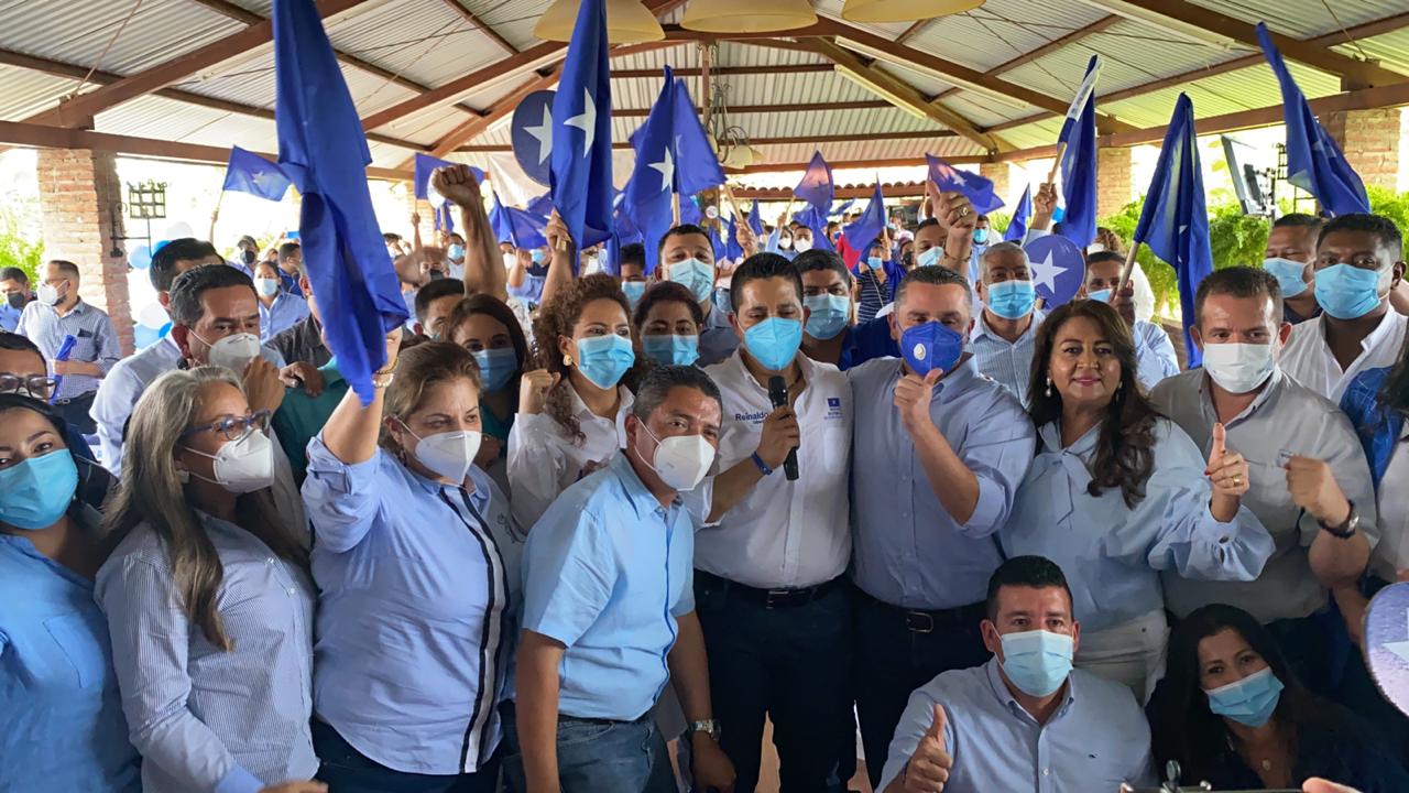 Movimiento Unidad y Esperanza presenta planilla de aspirantes a alcalde y diputados en Olancho