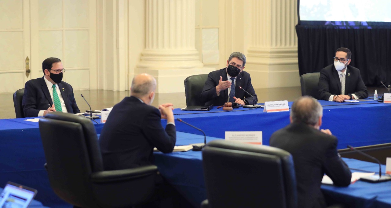 En Gira por Washington: Presidente Hernández expone a bancos multilaterales los daños que dejaron las tormentas Eta y Iota