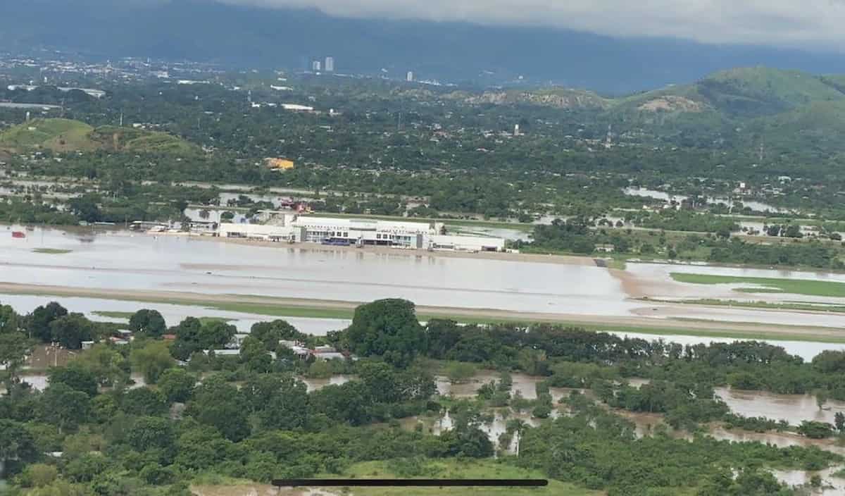 Aeropuerto de SPS estará listo antes de fin de año, asegura director de Aeronáutica Aeropuerto de SPS estará listo antes de fin de año, asegura director de Aeronáutica