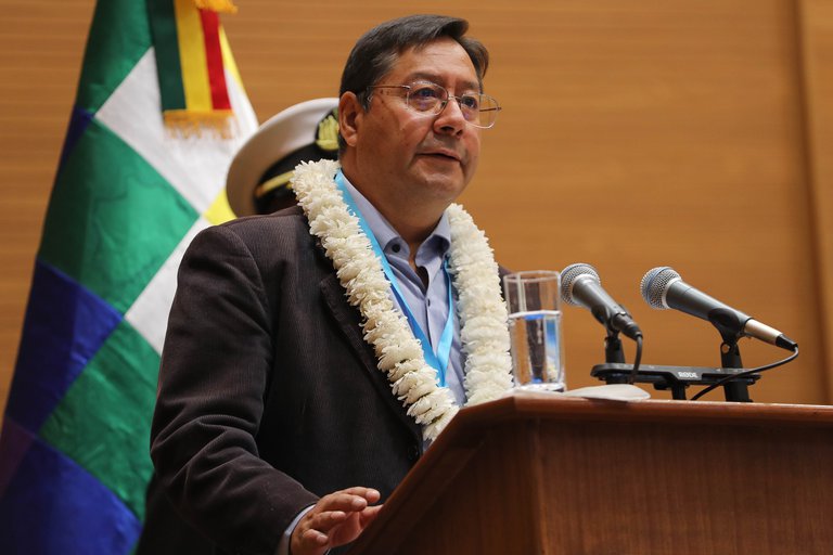 El presidente de Bolivia Luis Arce cambió al Alto Mando Militar