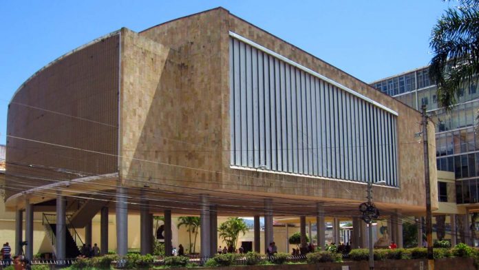 Presenta iniciativa para beneficiar a familias afectadas por incendio en barrio La Bolsa Presenta iniciativa para beneficiar a familias afectadas por incendio en barrio La Bolsa