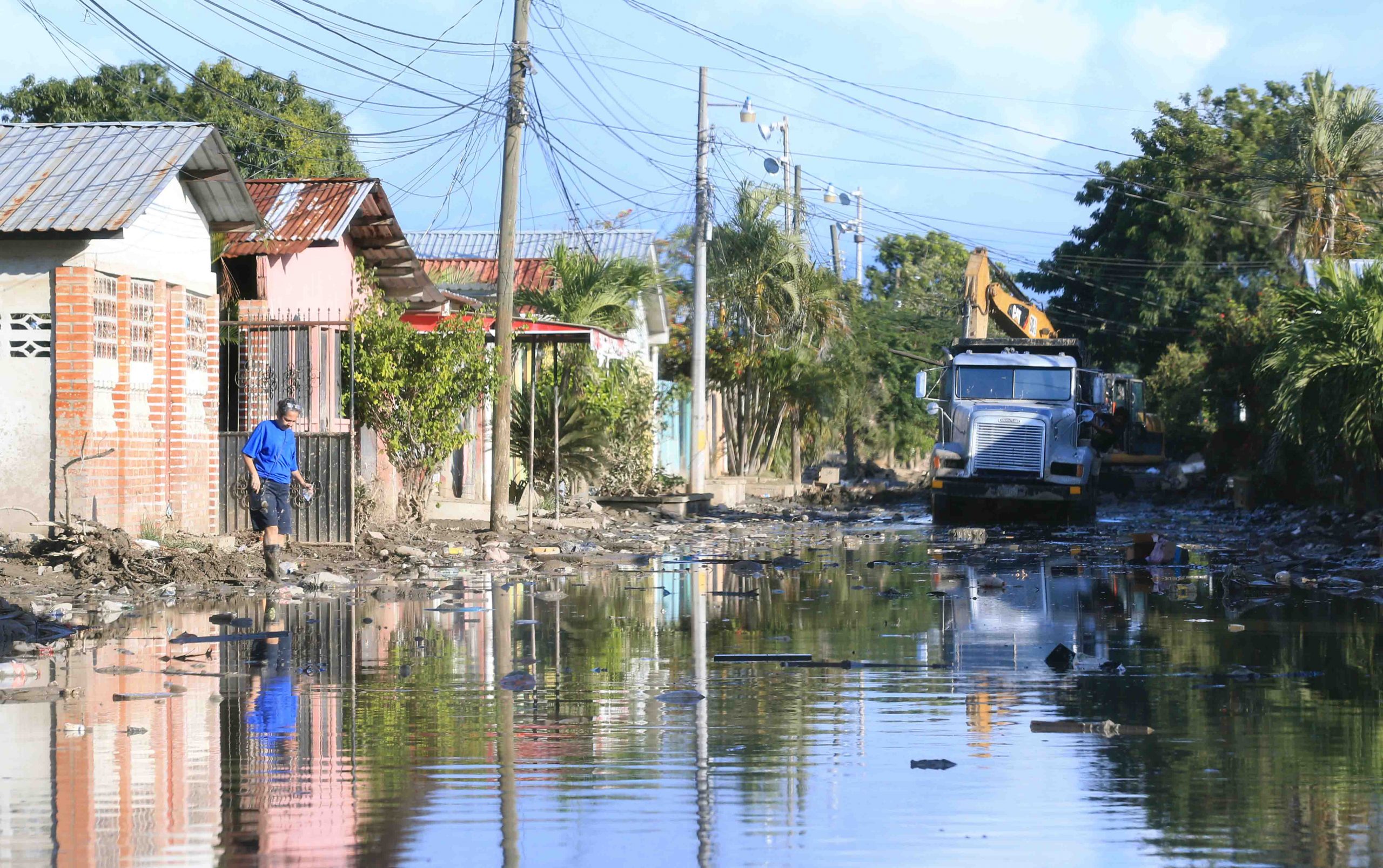 A todo vapor avanza la limpieza en la colonia Céleo Gonzáles de SPS A todo vapor avanza la limpieza en la colonia Céleo Gonzáles de SPS