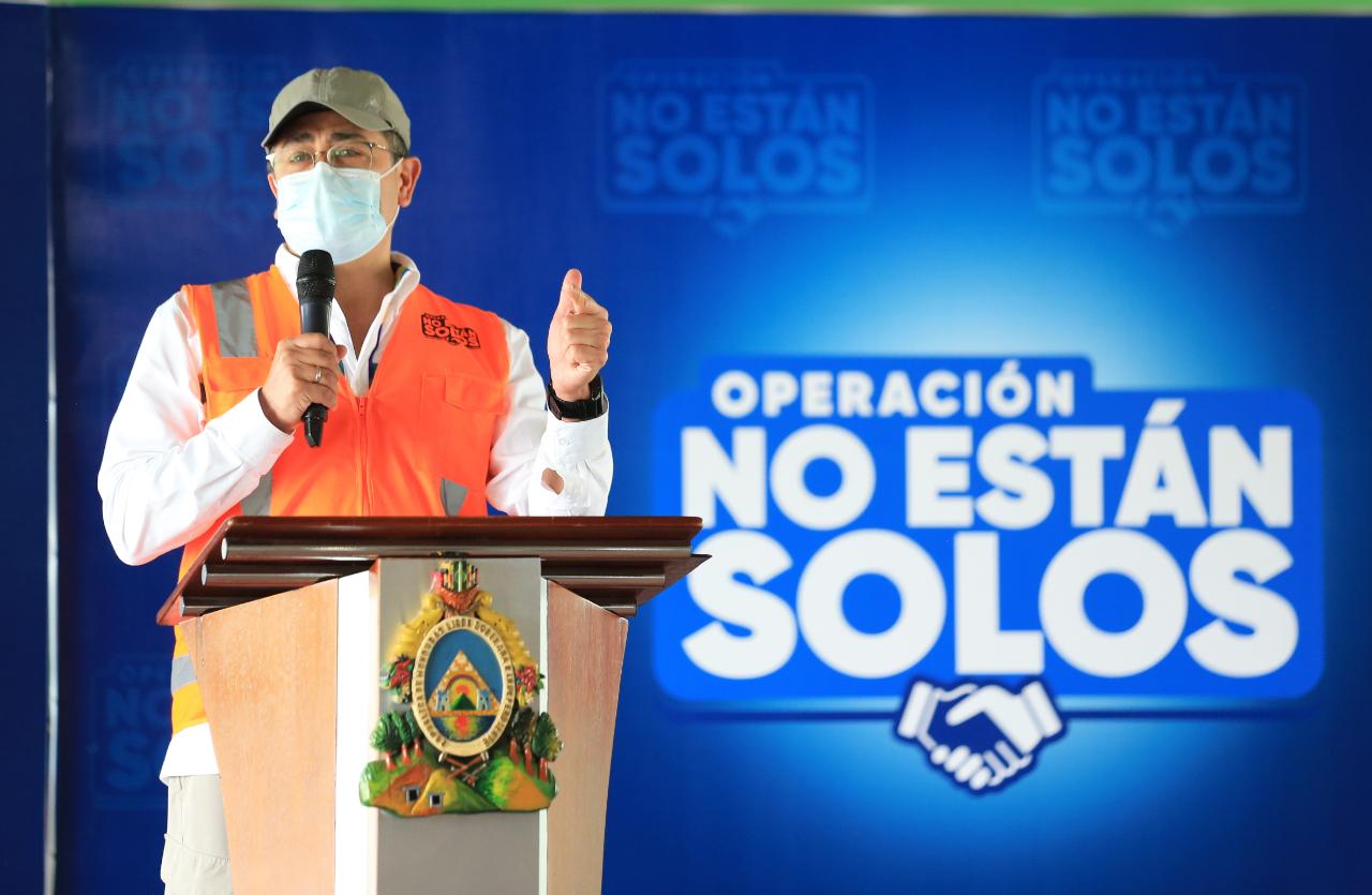 Presidente Hernández expone a miembros de la Agas alternativas de recuperación tras desastre por tormentas